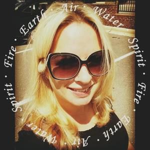 Meet your Posher, Alison 💫💜✌️